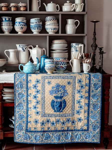 06-Delft-Blue-Vase-livre-Dutch-Heritage_Quilted-Treasure_Petra-Prins-2021